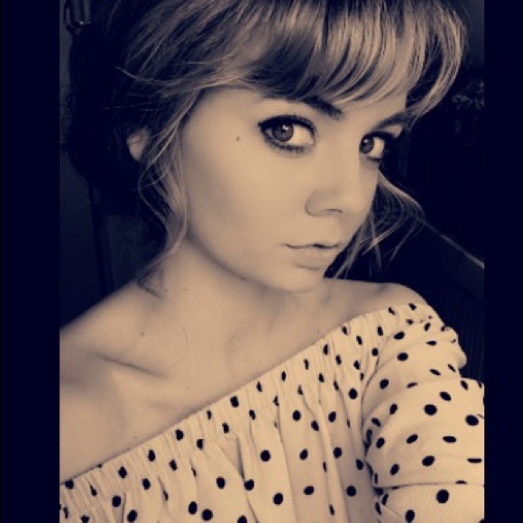 Meet your Posher, Clarissa - Picture 1 of 1